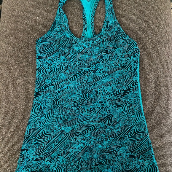 Lululemon tank - Picture 2 of 2